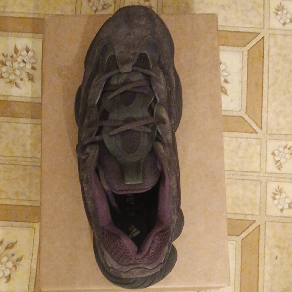 Black Yeezy 500
